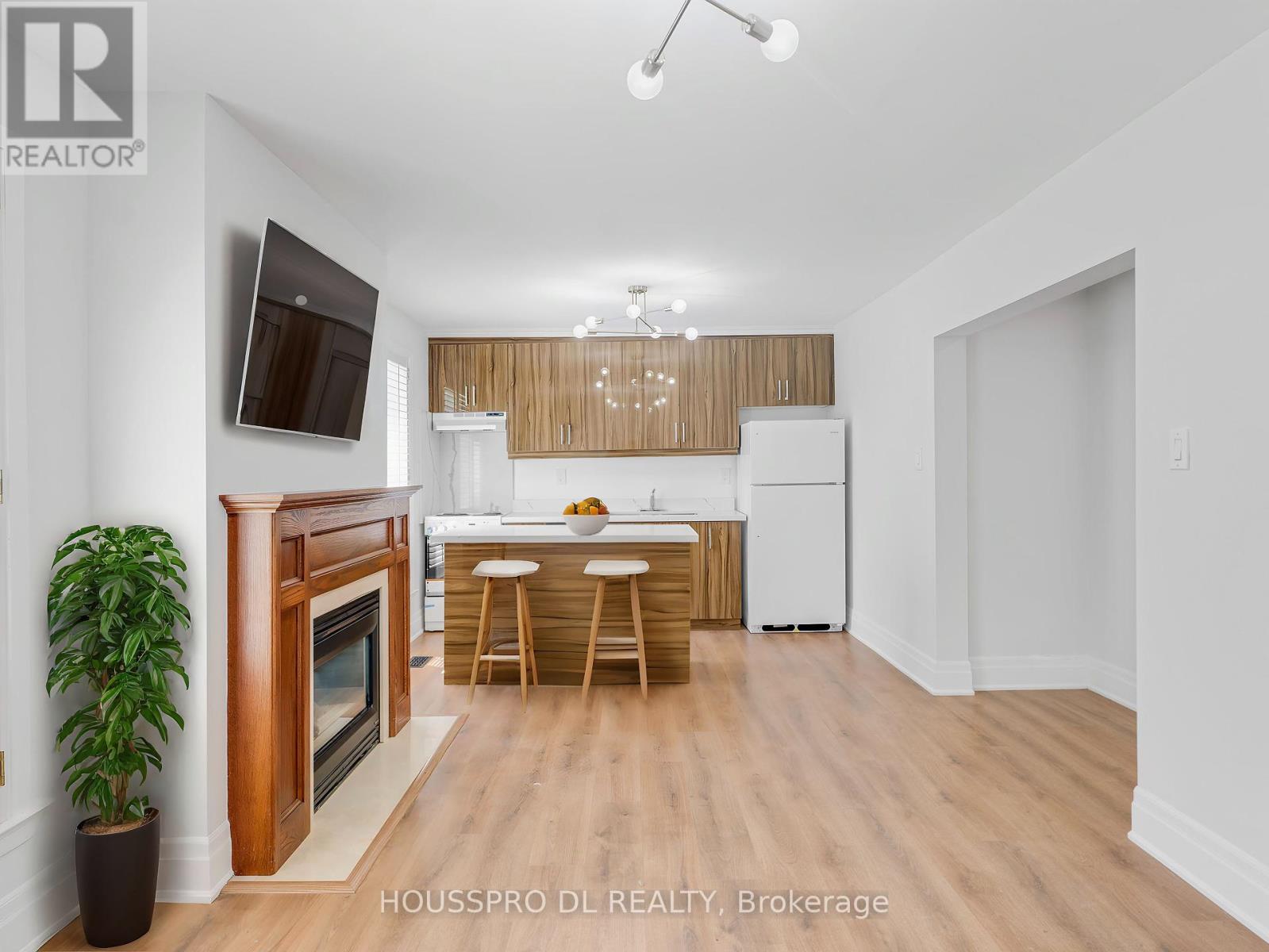 Photo 3 of Lower Level 21 Drury Lane, Toronto ON