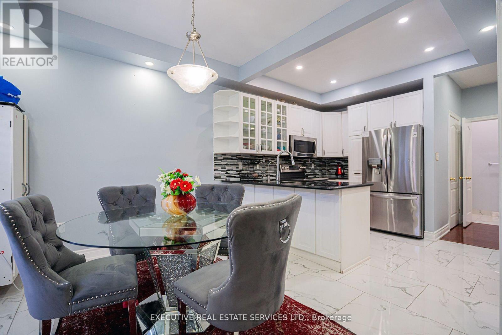 Photo 28 of 27 Savita Road, Brampton ON