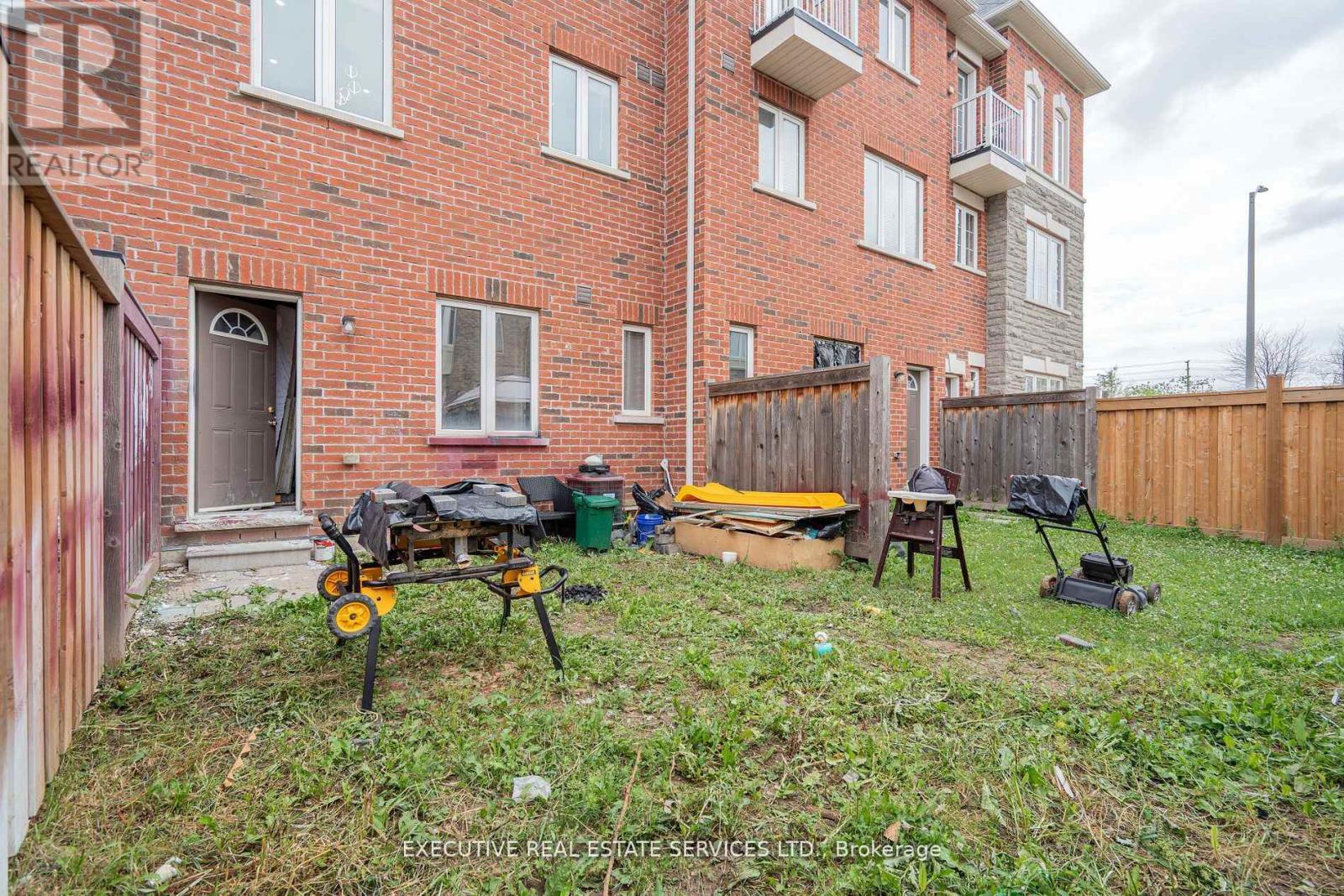 Photo 29 of 5 Sprucewood Road, Brampton ON