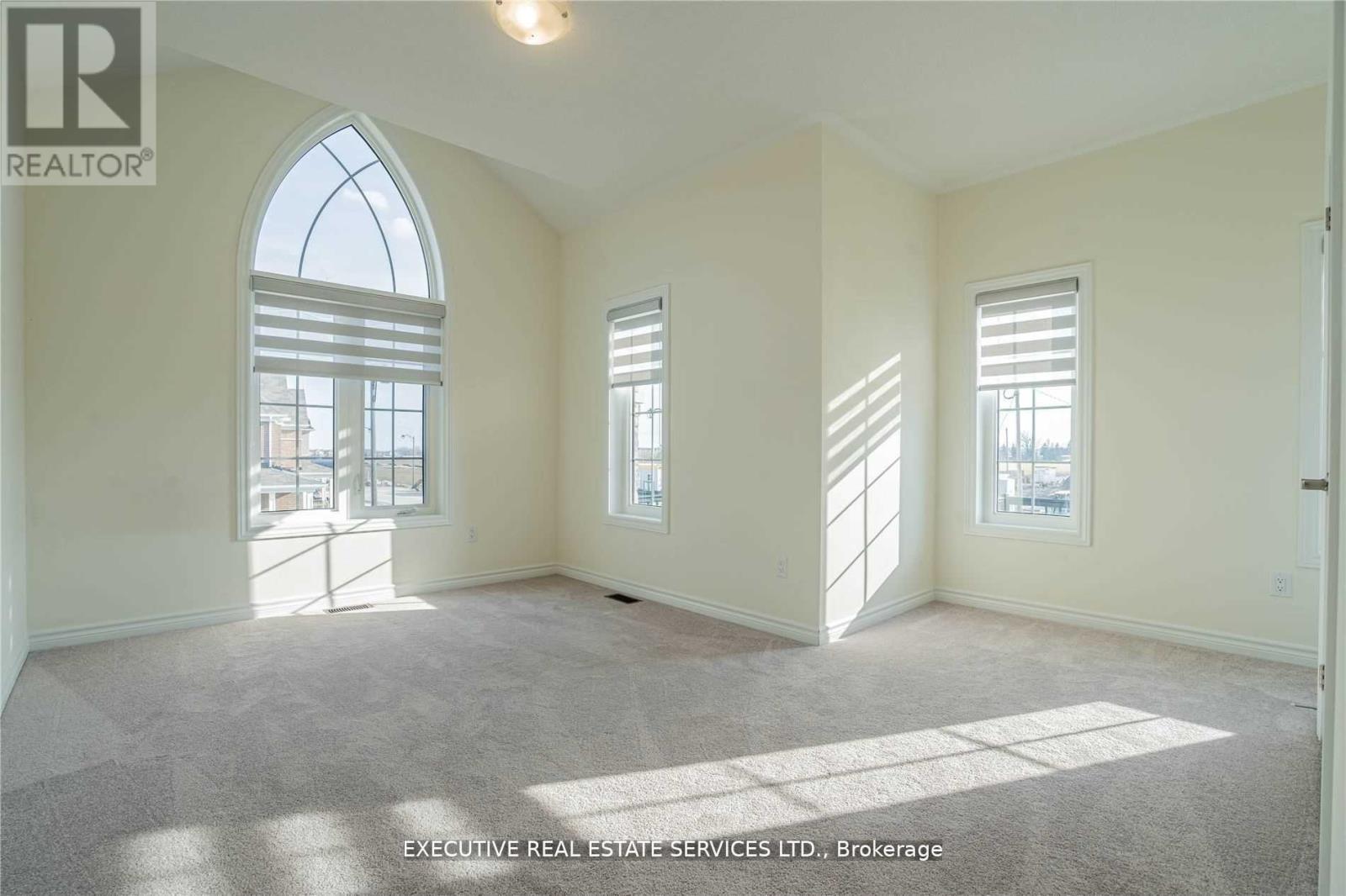 Photo 3 of 2 Thornvalley Terrace, Caledon ON