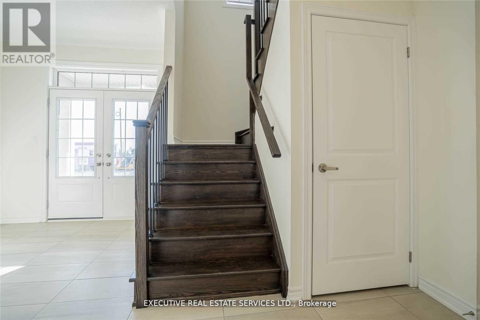 Photo 4 of 2 Thornvalley Terrace, Caledon ON