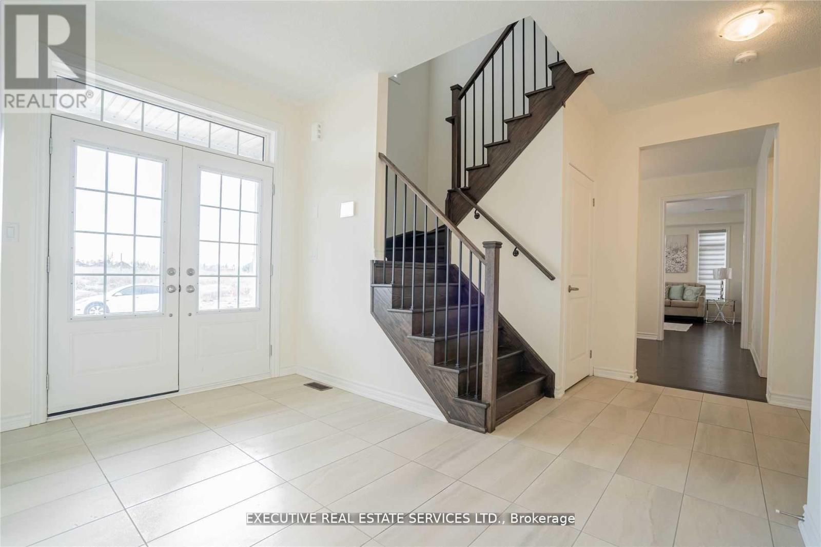 Photo 5 of 2 Thornvalley Terrace, Caledon ON
