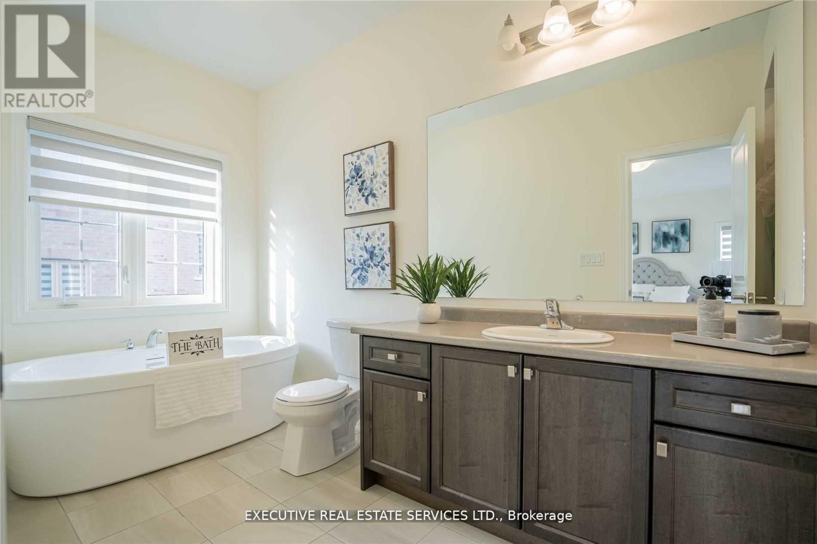 Photo 15 of 2 Thornvalley Terrace, Caledon ON