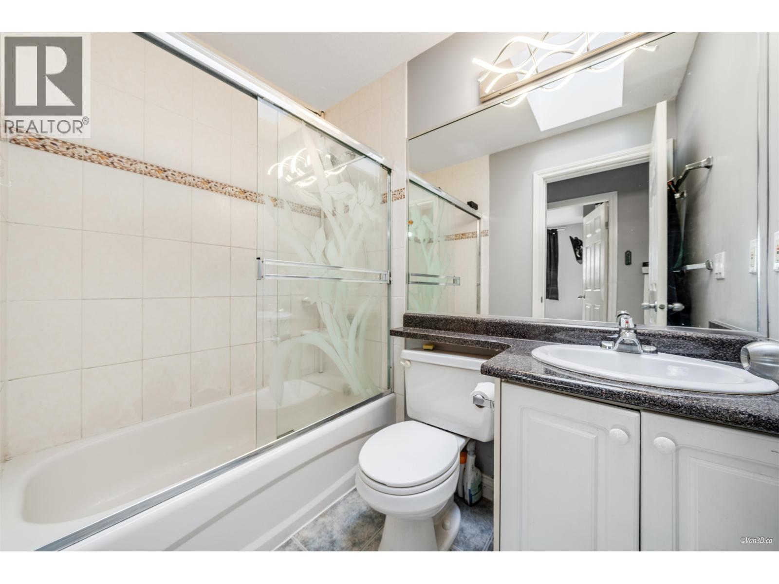 Photo 14 of 4663 Canada Way, Burnaby BC