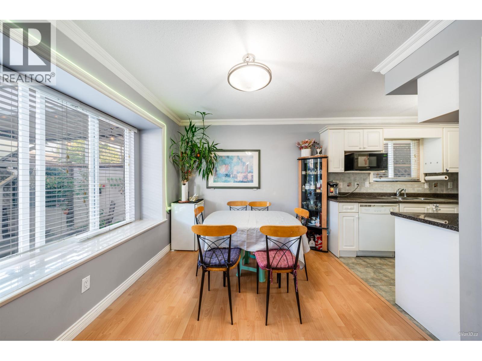 Photo 9 of 4663 Canada Way, Burnaby BC