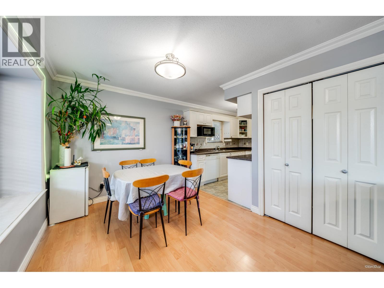 Photo 12 of 4663 Canada Way, Burnaby BC
