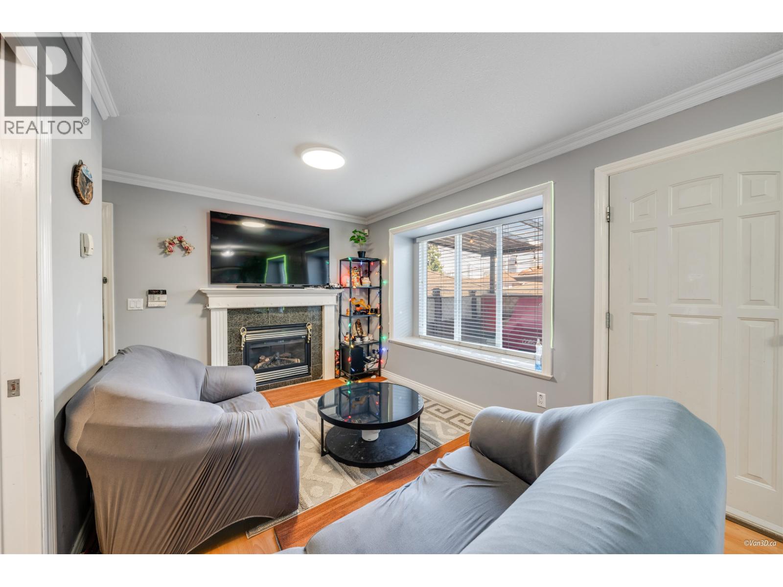 Photo 2 of 4663 Canada Way, Burnaby BC
