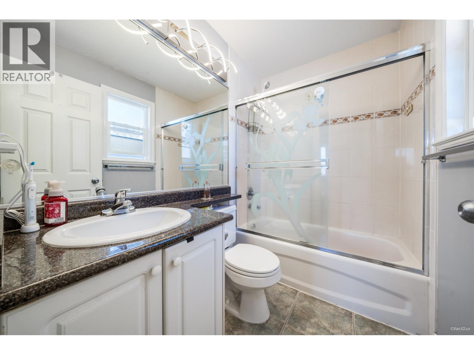 Photo 6 of 4663 Canada Way, Burnaby BC