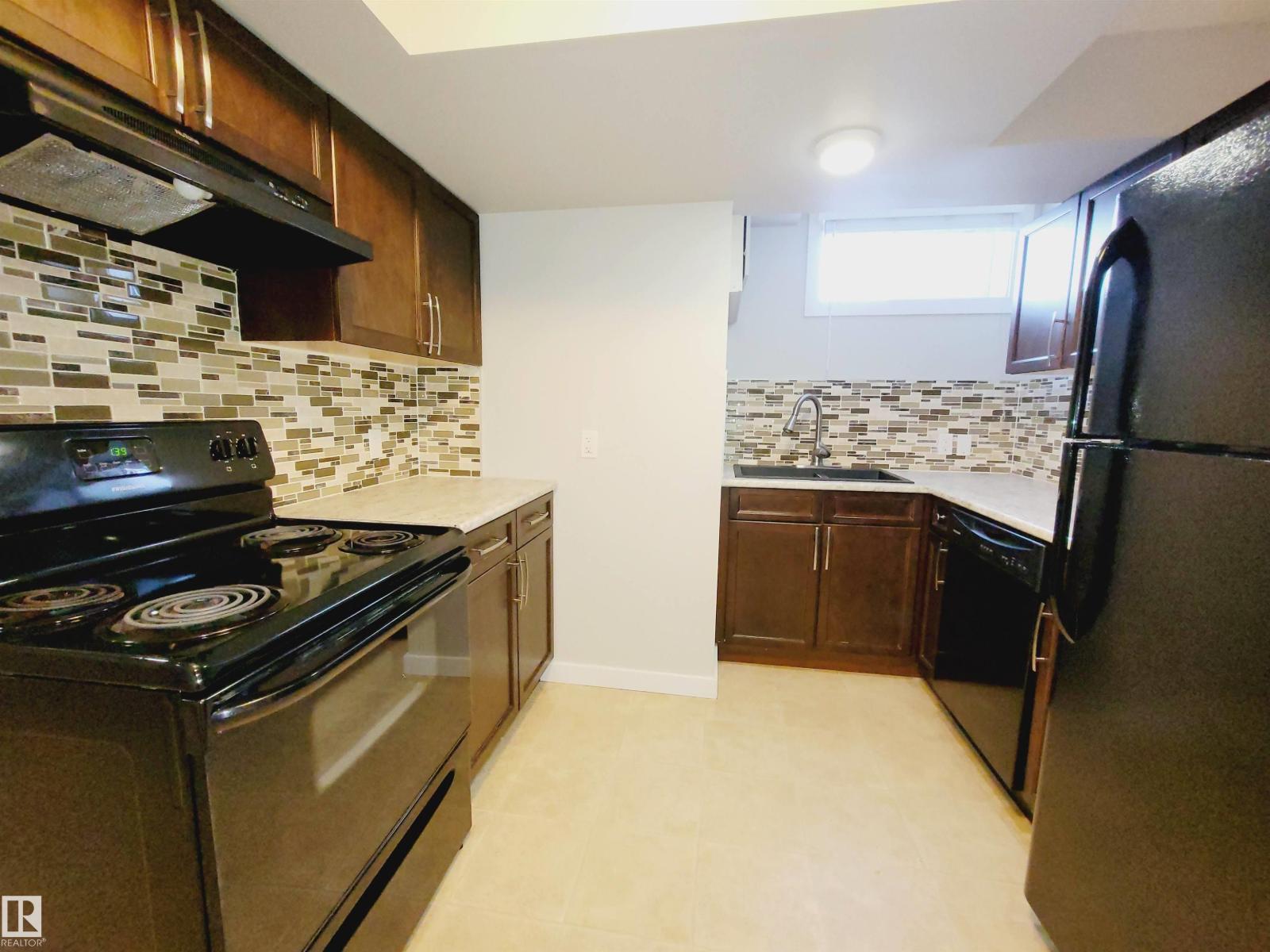 Photo 17 of 9412 134 Av Nw, Edmonton AB