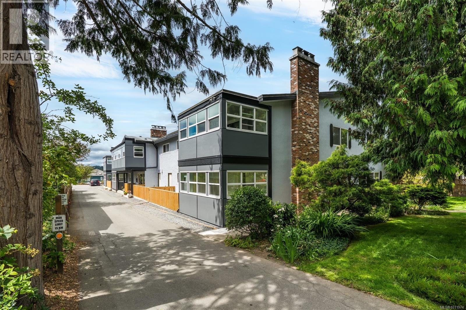 Photo 1 of 203 3244 Seaton St, Saanich BC