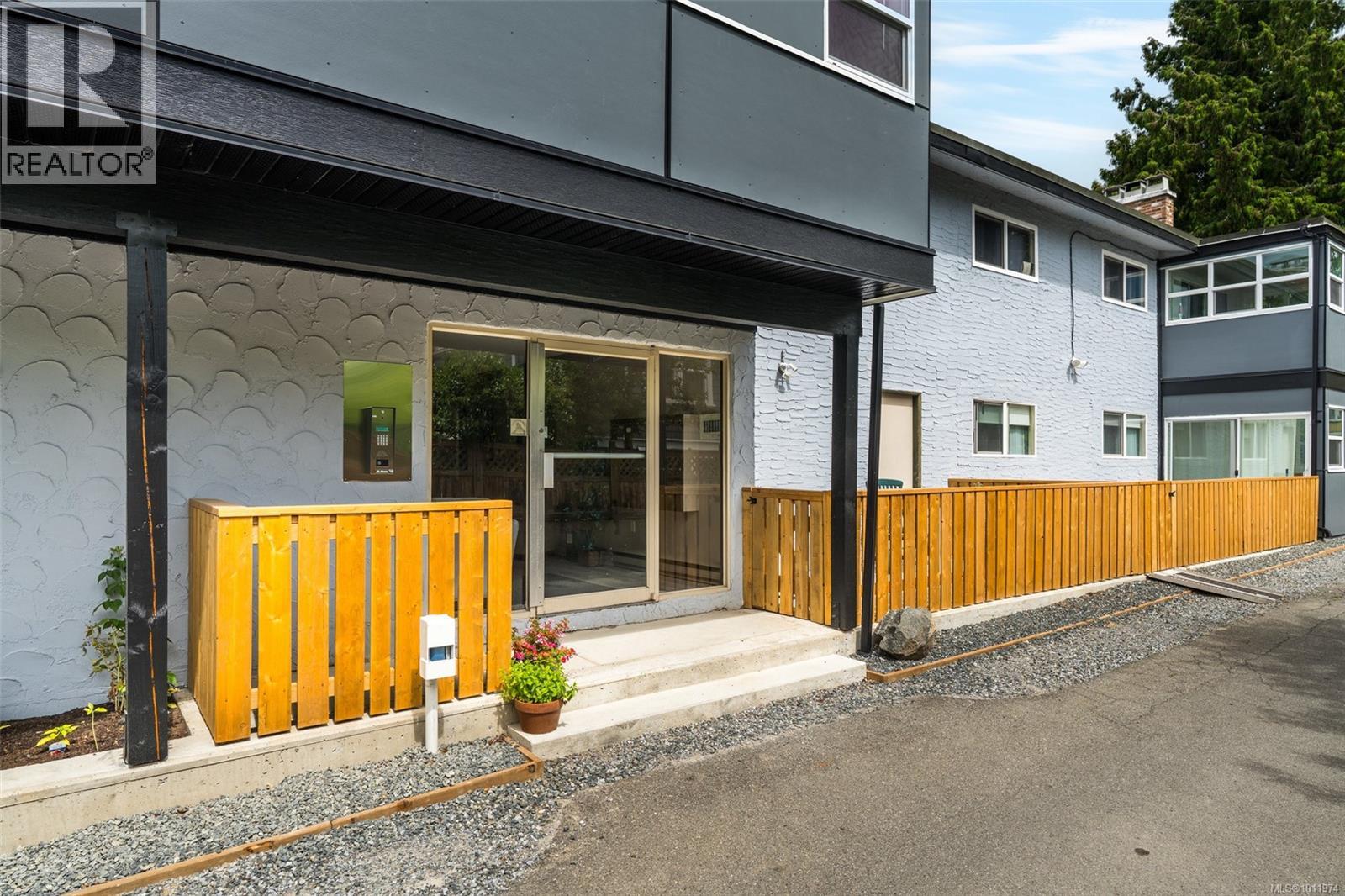 Photo 24 of 203 3244 Seaton St, Saanich BC