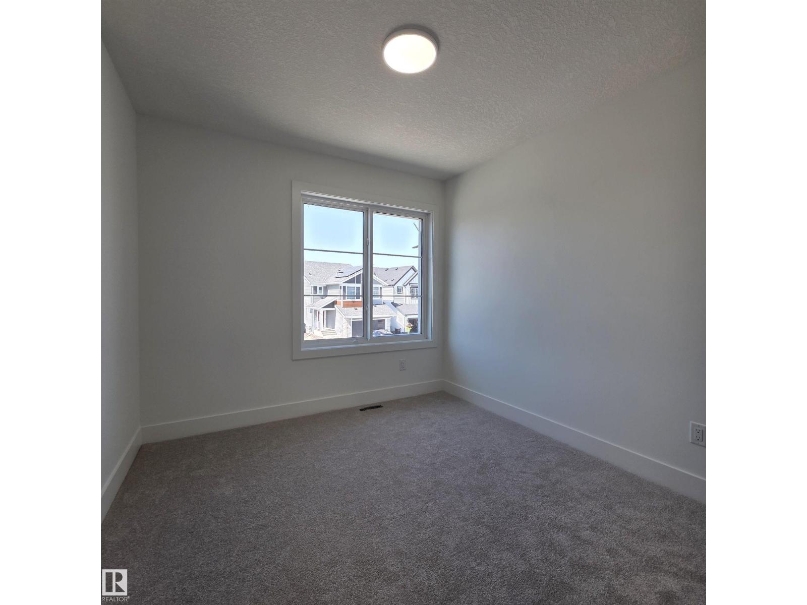 Photo 14 of 2407 205 St Nw, Edmonton AB