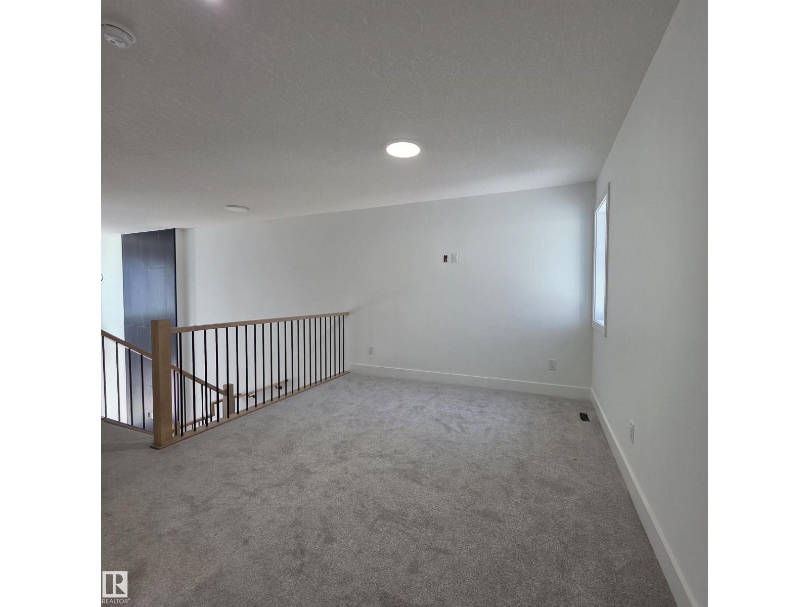 Photo 3 of 2407 205 St Nw, Edmonton AB