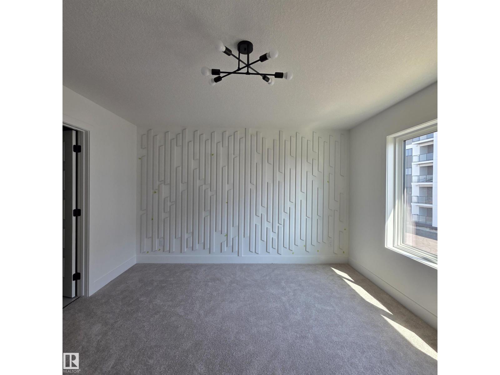 Photo 17 of 2407 205 St Nw, Edmonton AB