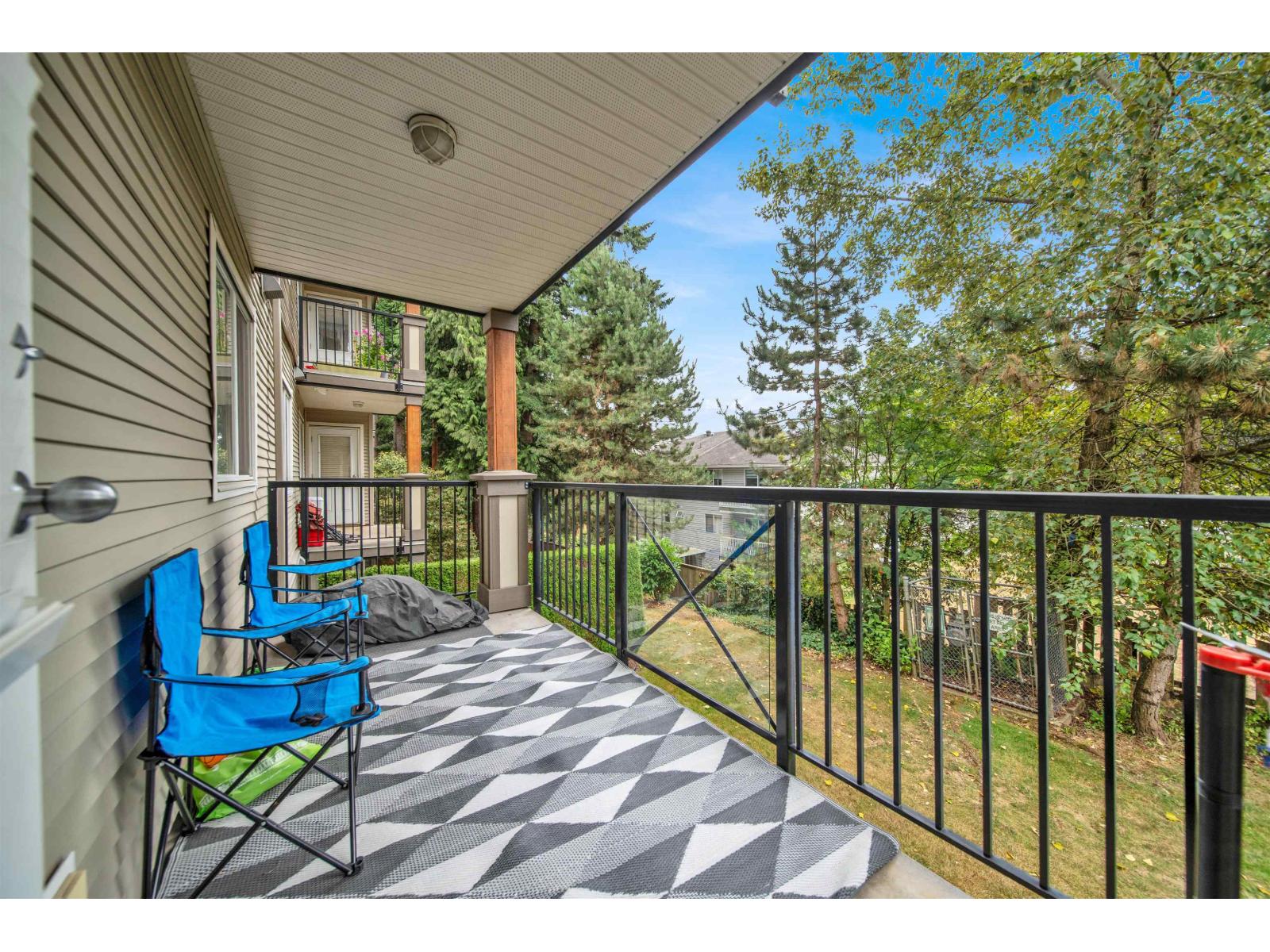 Photo 6 of 209 2955 Diamond Crescent, Abbotsford BC
