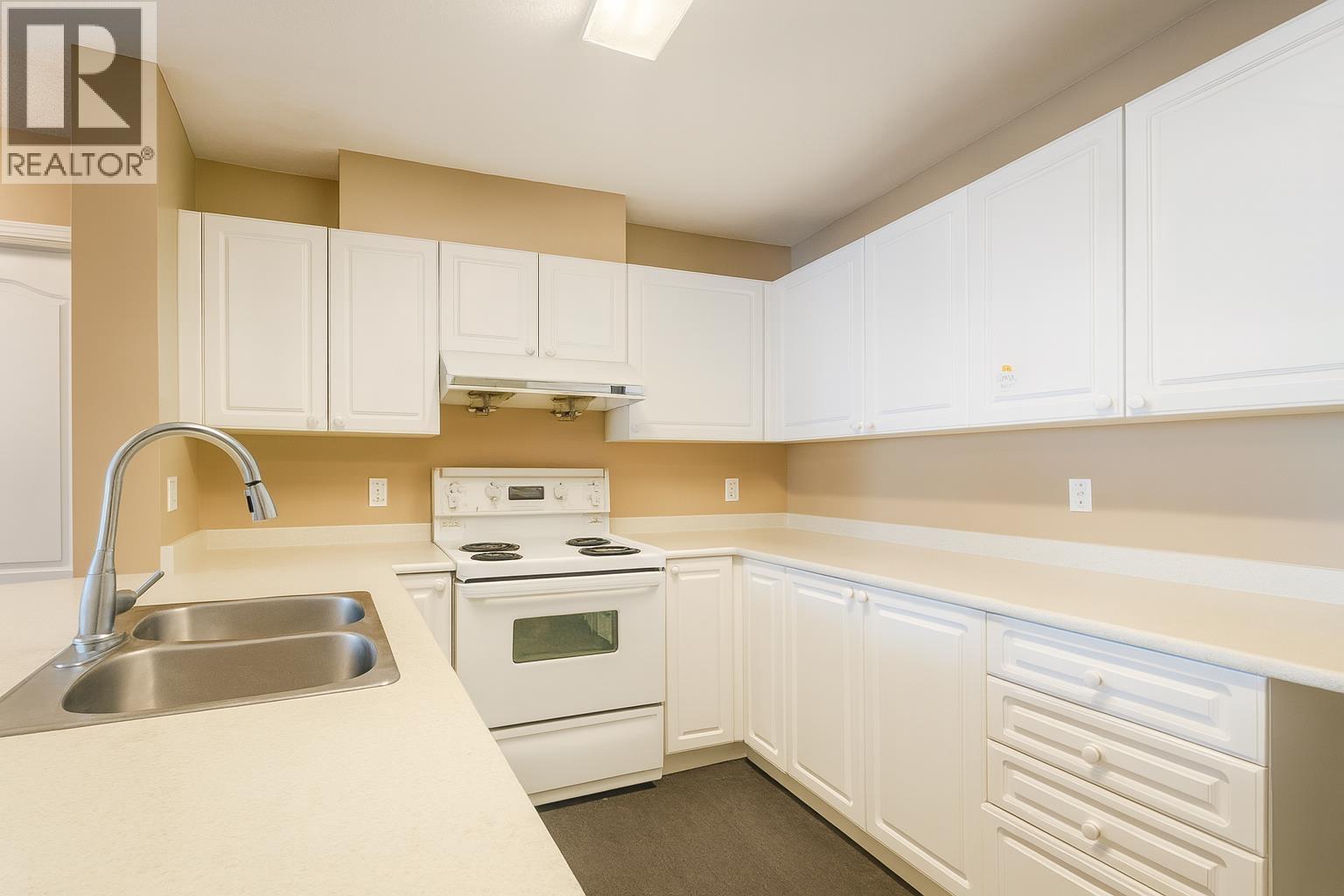 Photo 7 of 412 5880 Dover Crescent, Richmond BC