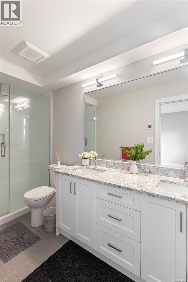  2768 Celestial Court, Langford