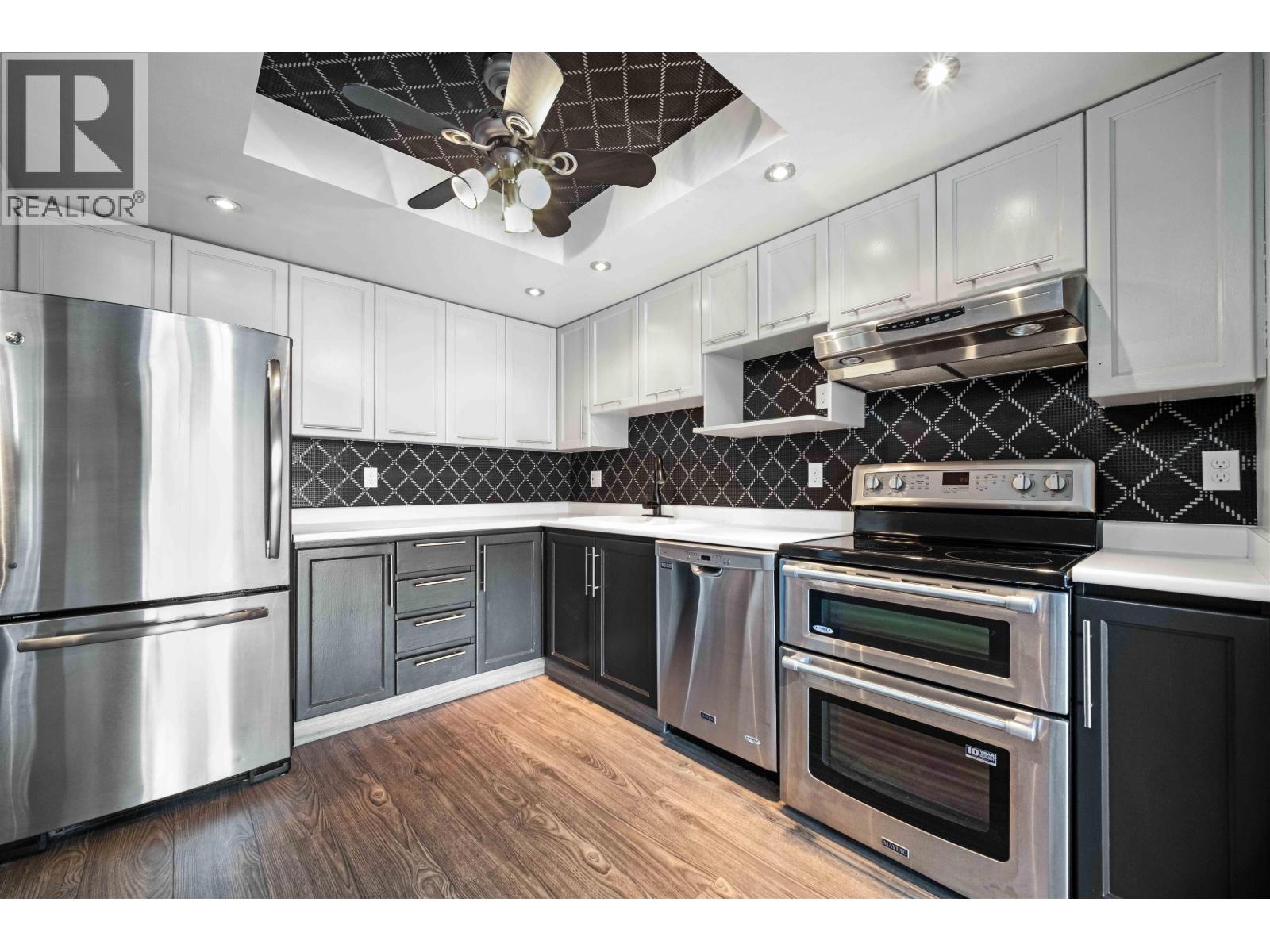 Photo 3 of 1903 4350 Beresford Street, Burnaby BC