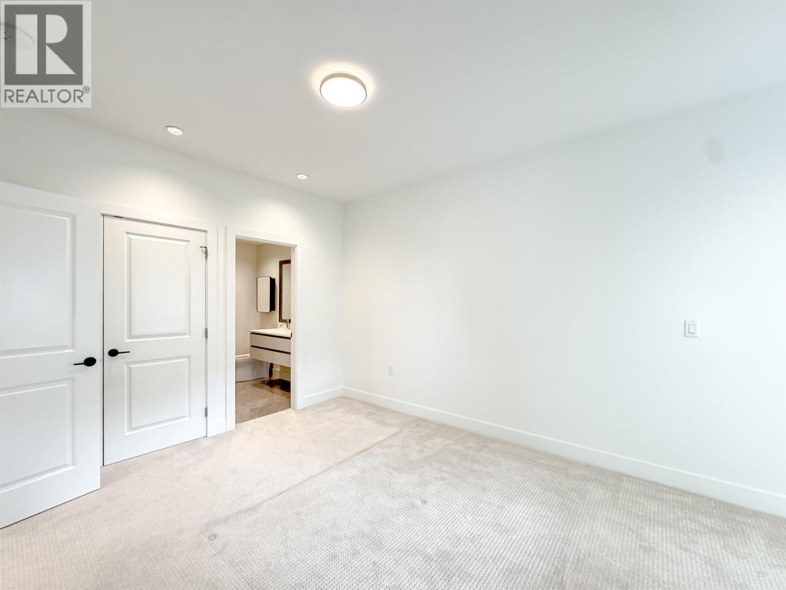 Photo 7 of 8 7000 Williams Road, Richmond BC