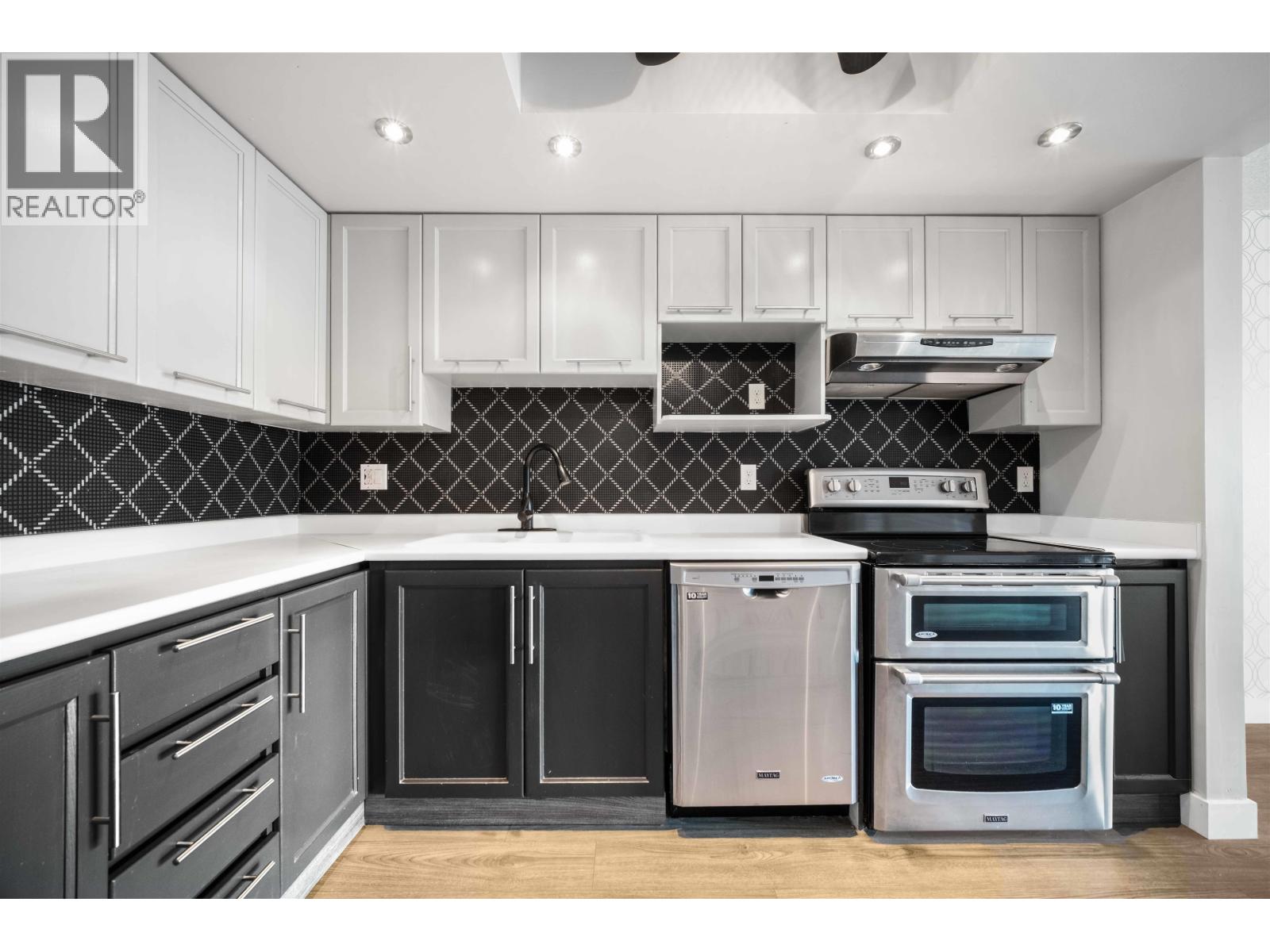Photo 14 of 1903 4350 Beresford Street, Burnaby BC