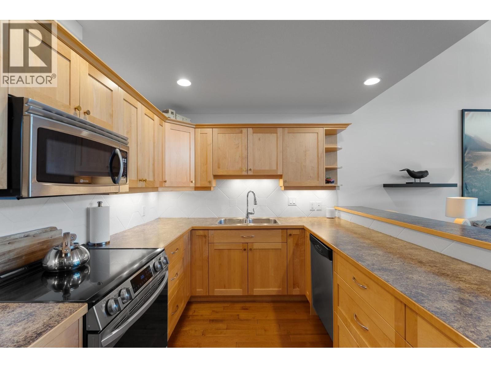 2802 Henstridge Road Unit# 2, Sorrento