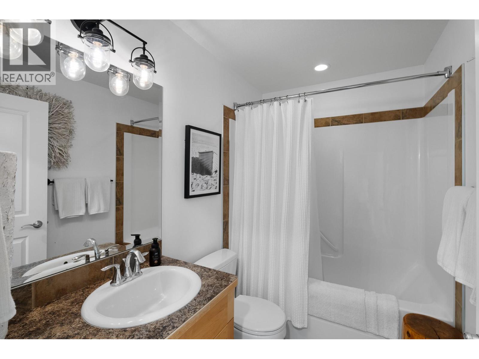 2802 Henstridge Road Unit# 2, Sorrento