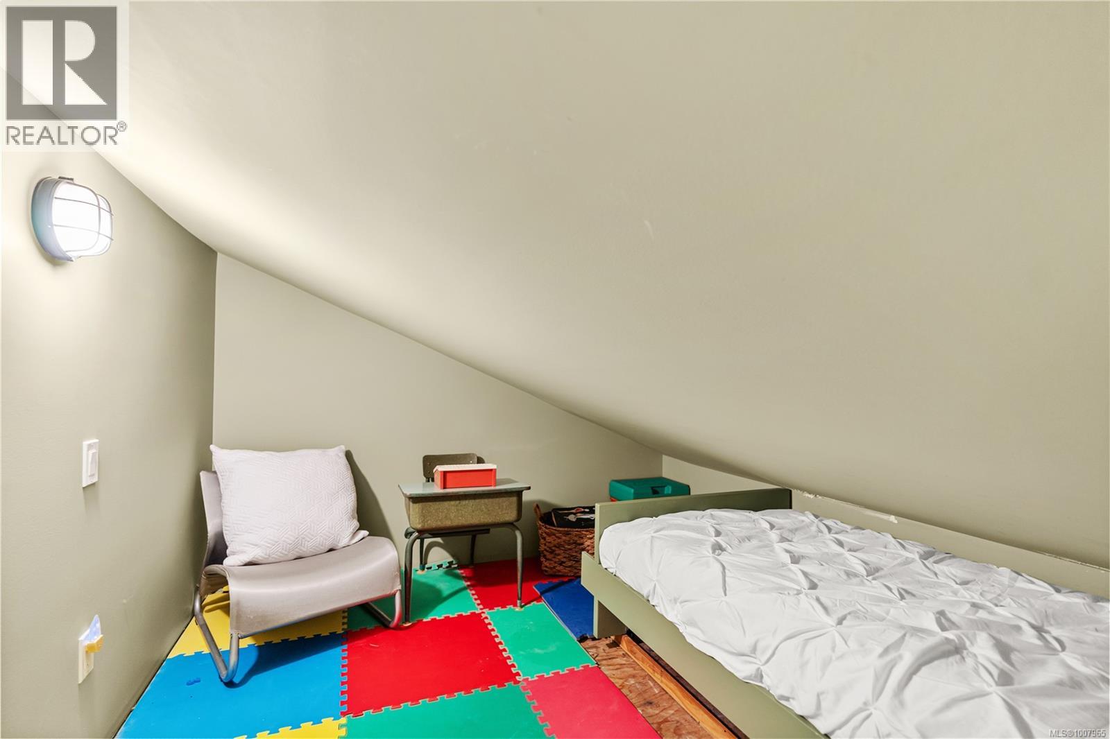 248 Suneagle Dr, Salt Spring