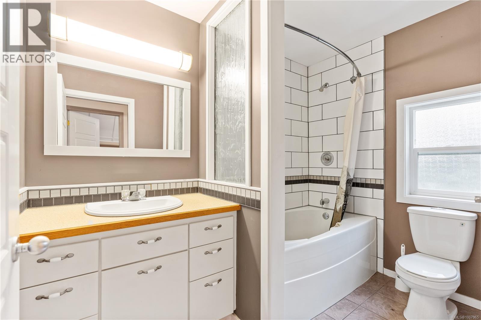 248 Suneagle Dr, Salt Spring