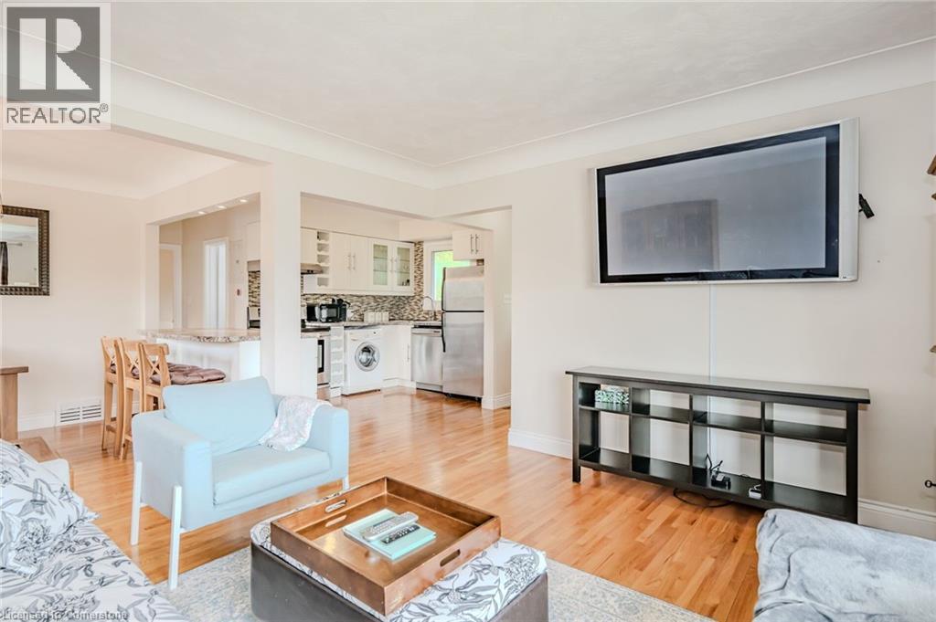 Photo 11 of 1385 Olga Drive Unit B, Burlington ON