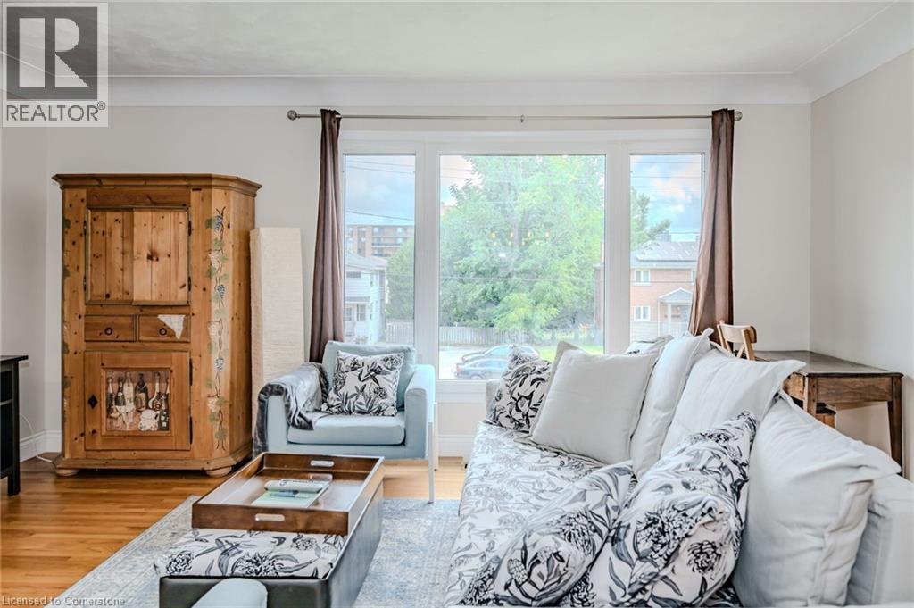Photo 13 of 1385 Olga Drive Unit B, Burlington ON