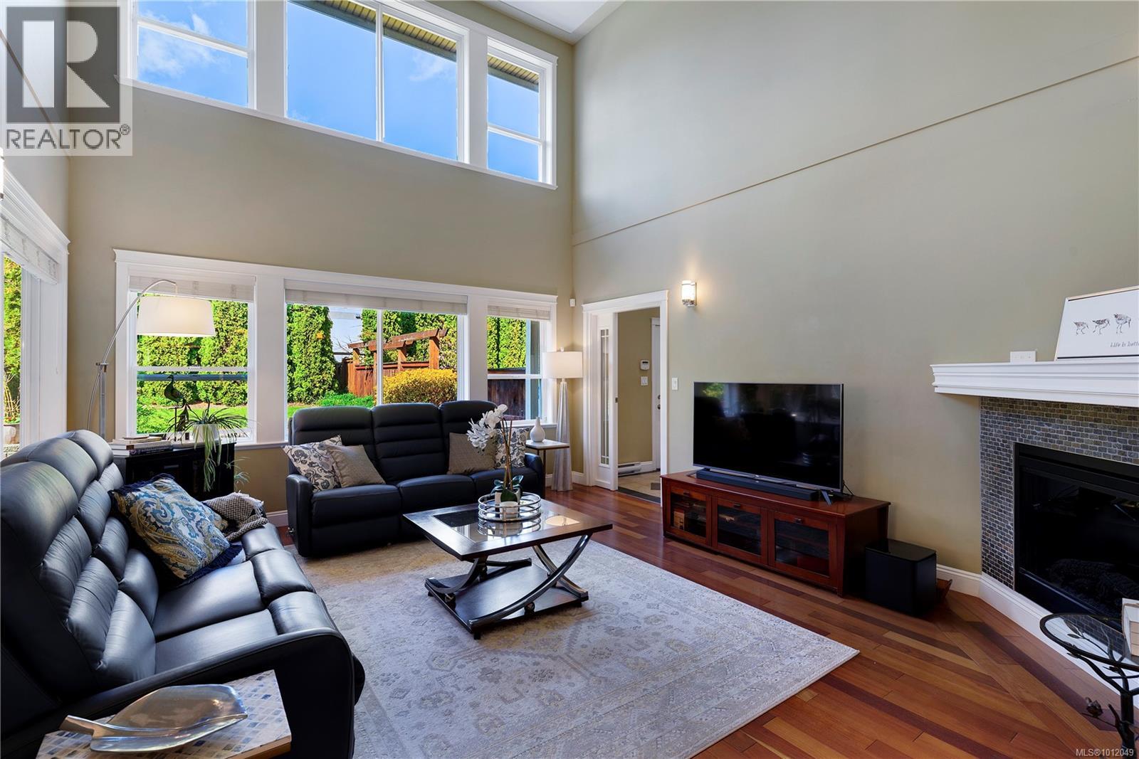Photo 6 of 4994 La Quinta Pl, Saanich BC