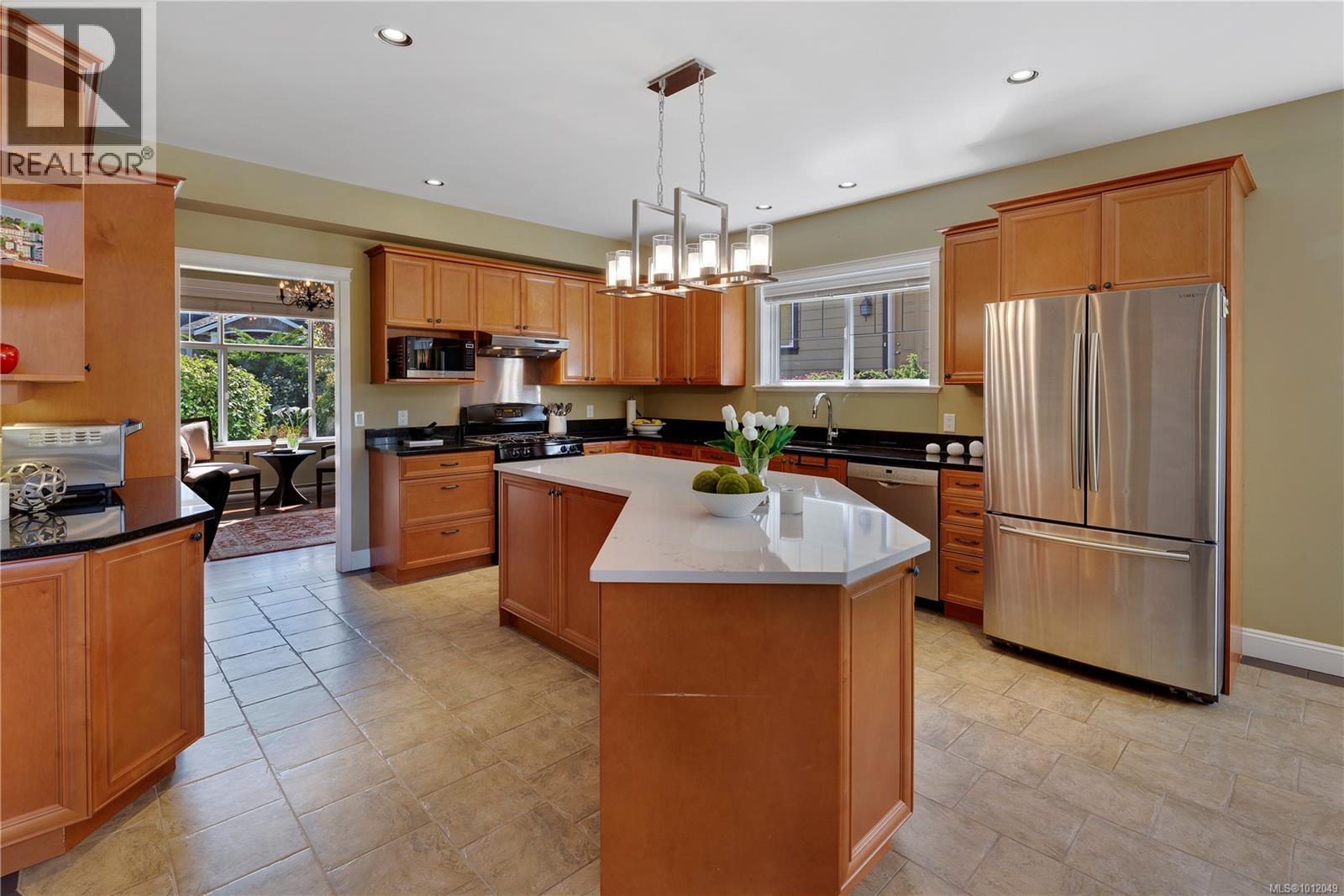 Photo 13 of 4994 La Quinta Pl, Saanich BC