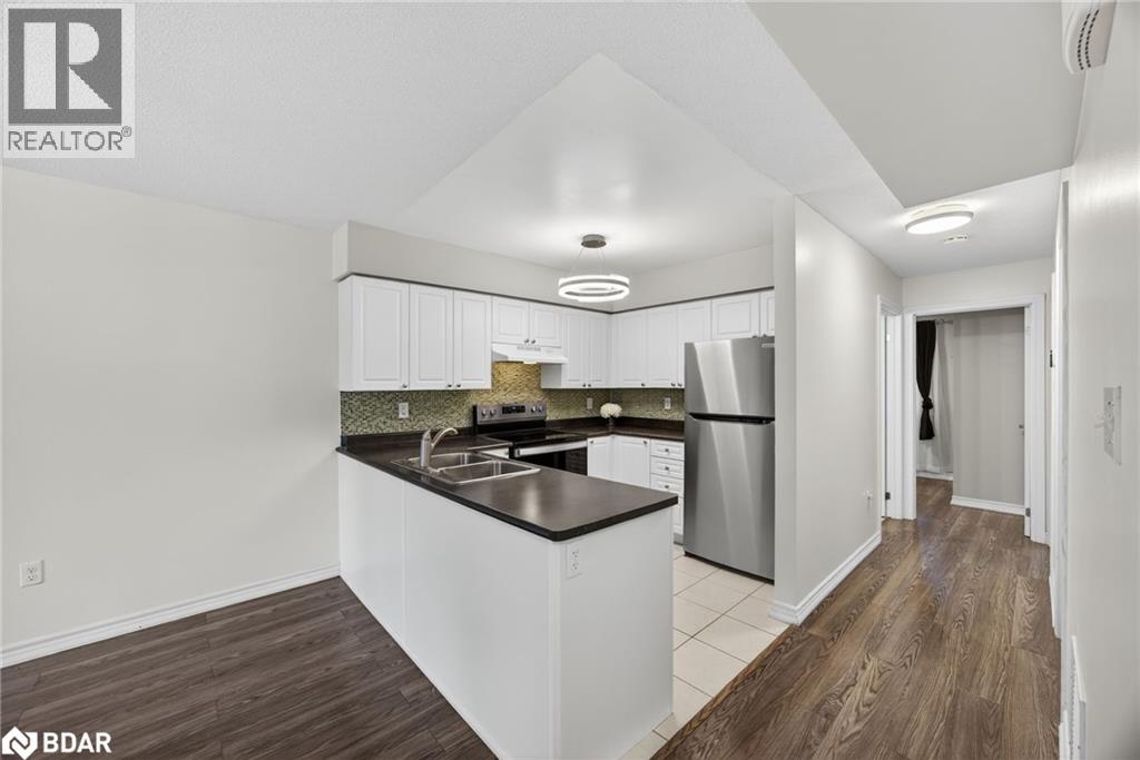 Photo 10 of 49 Ferndale Drive S Unit 8, Barrie ON