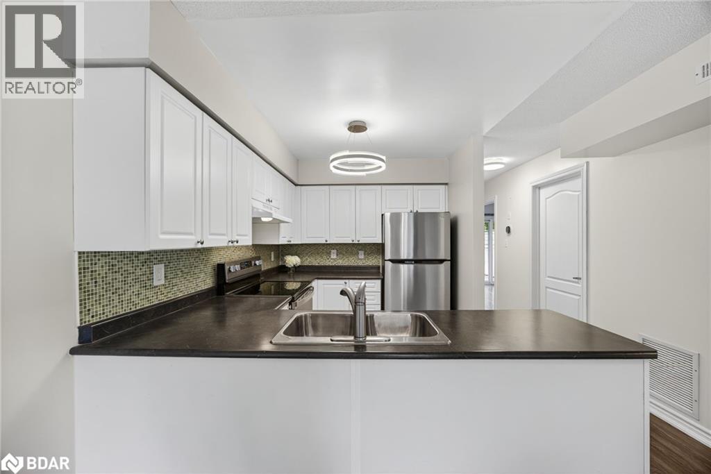 Photo 11 of 49 Ferndale Drive S Unit 8, Barrie ON