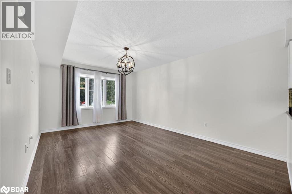 Photo 14 of 49 Ferndale Drive S Unit 8, Barrie ON