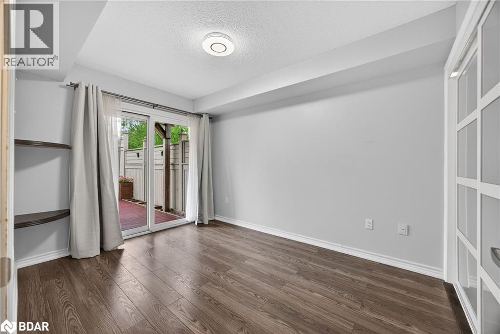 Photo 16 of 49 Ferndale Drive S Unit 8, Barrie ON