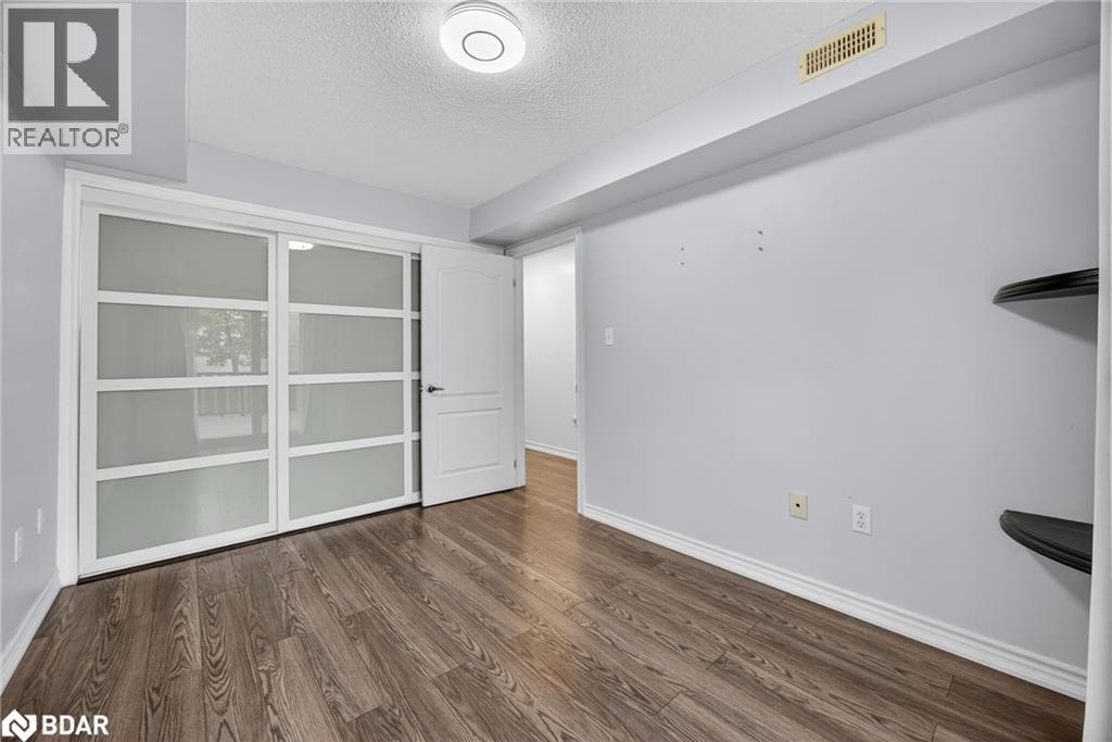Photo 17 of 49 Ferndale Drive S Unit 8, Barrie ON