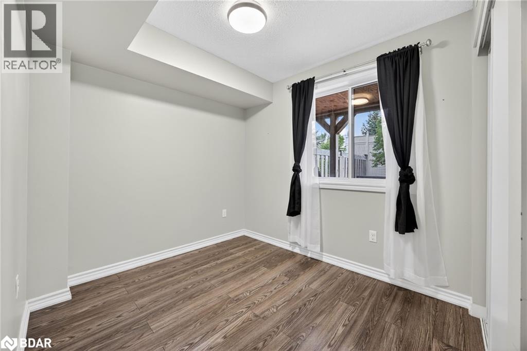 Photo 20 of 49 Ferndale Drive S Unit 8, Barrie ON
