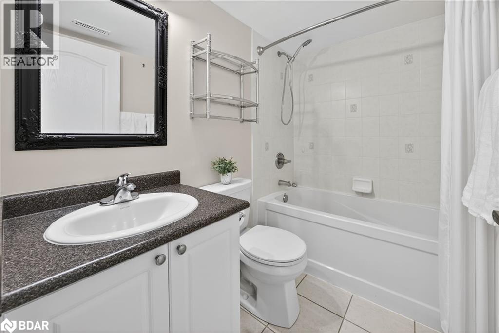 Photo 22 of 49 Ferndale Drive S Unit 8, Barrie ON
