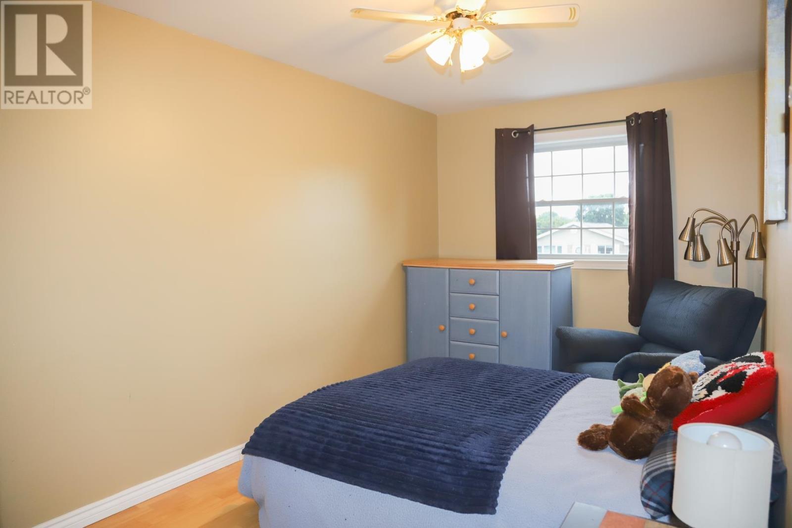 Photo 45 of 19 Sutton Pl, Sault Ste Marie ON