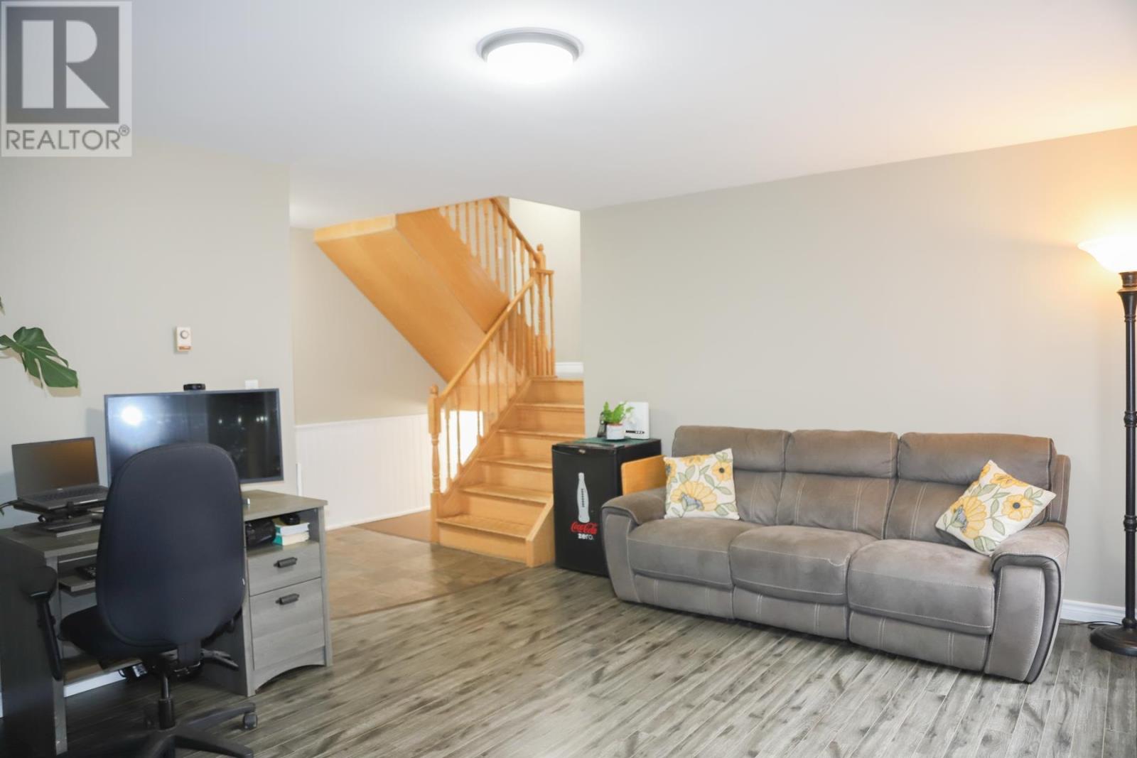 Photo 5 of 19 Sutton Pl, Sault Ste Marie ON