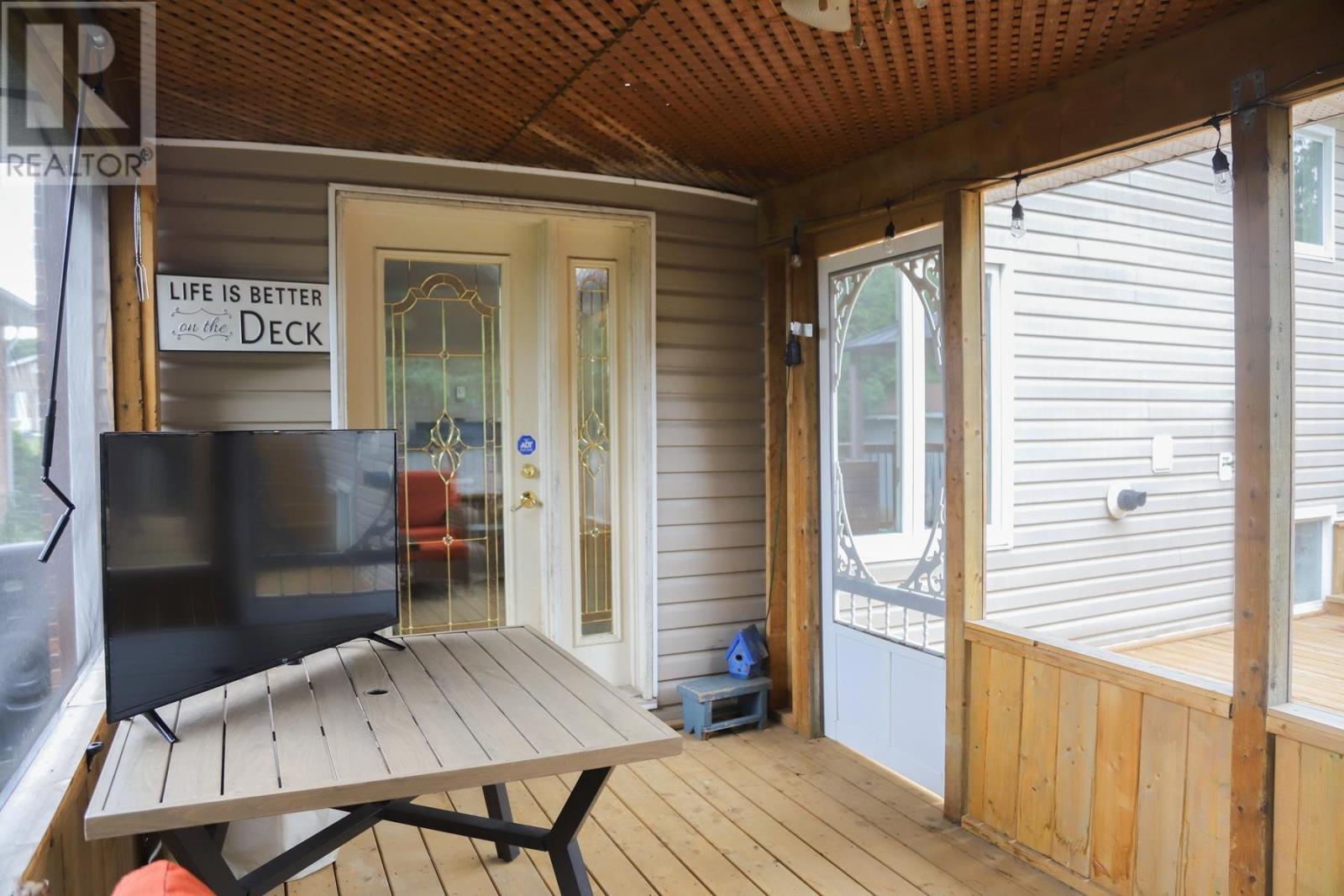 Photo 39 of 19 Sutton Pl, Sault Ste Marie ON
