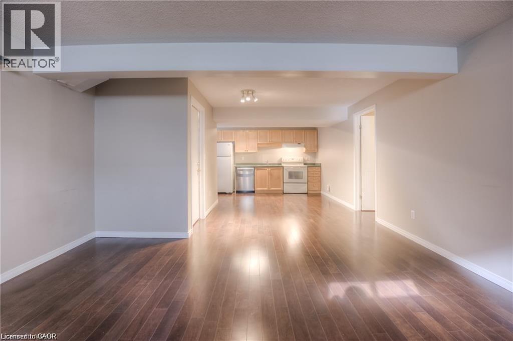 Photo 14 of 8 Melran Drive, Cambridge ON