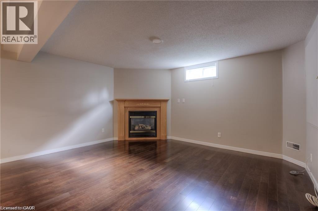 Photo 2 of 8 Melran Drive, Cambridge ON