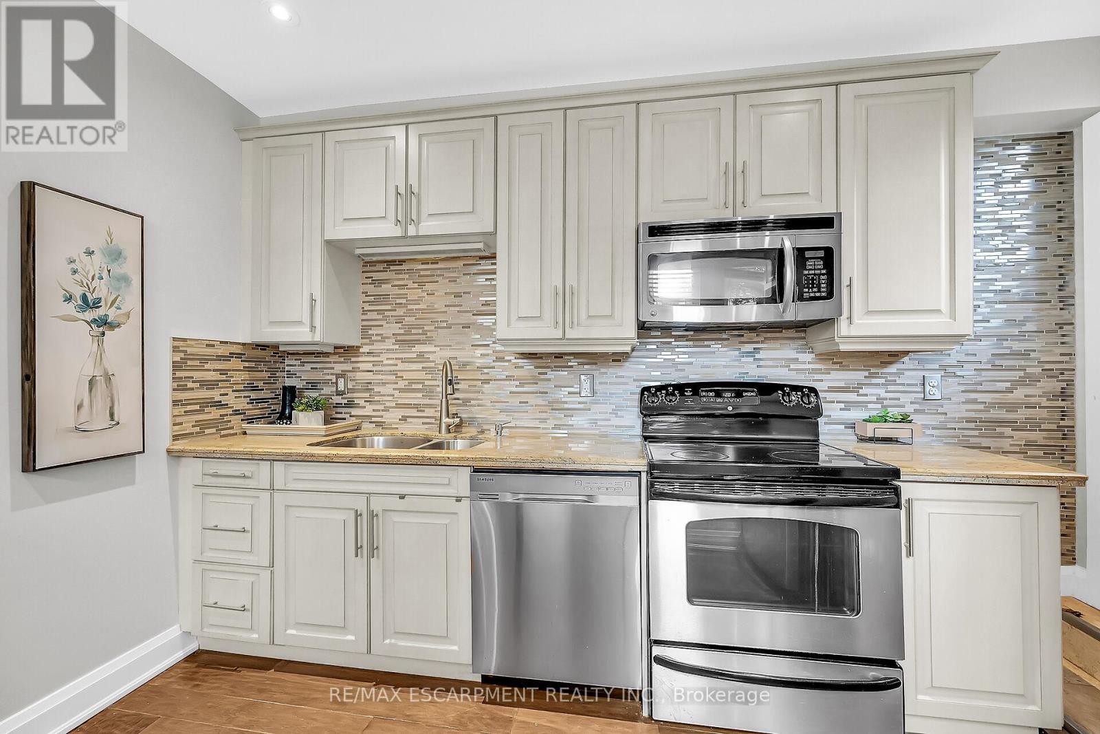 Photo 24 of Ll 2 86 Herkimer Street, Hamilton ON