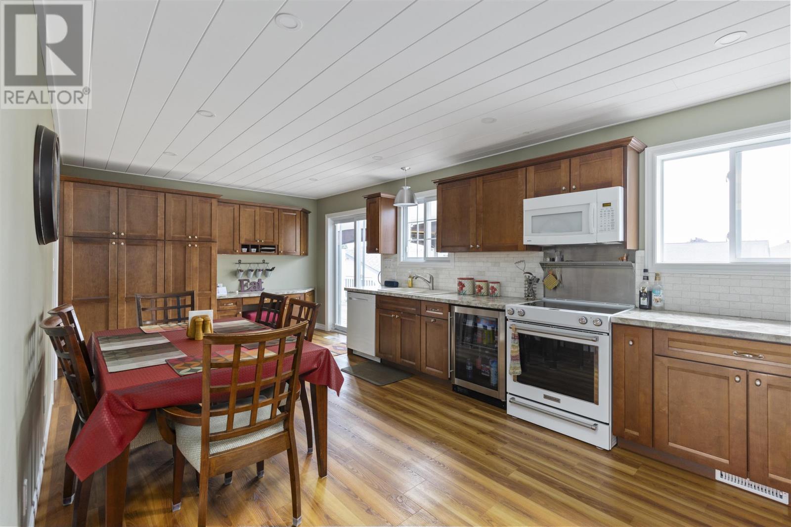 Photo 21 of 71 East Champagne Dr, Sault Ste Marie ON
