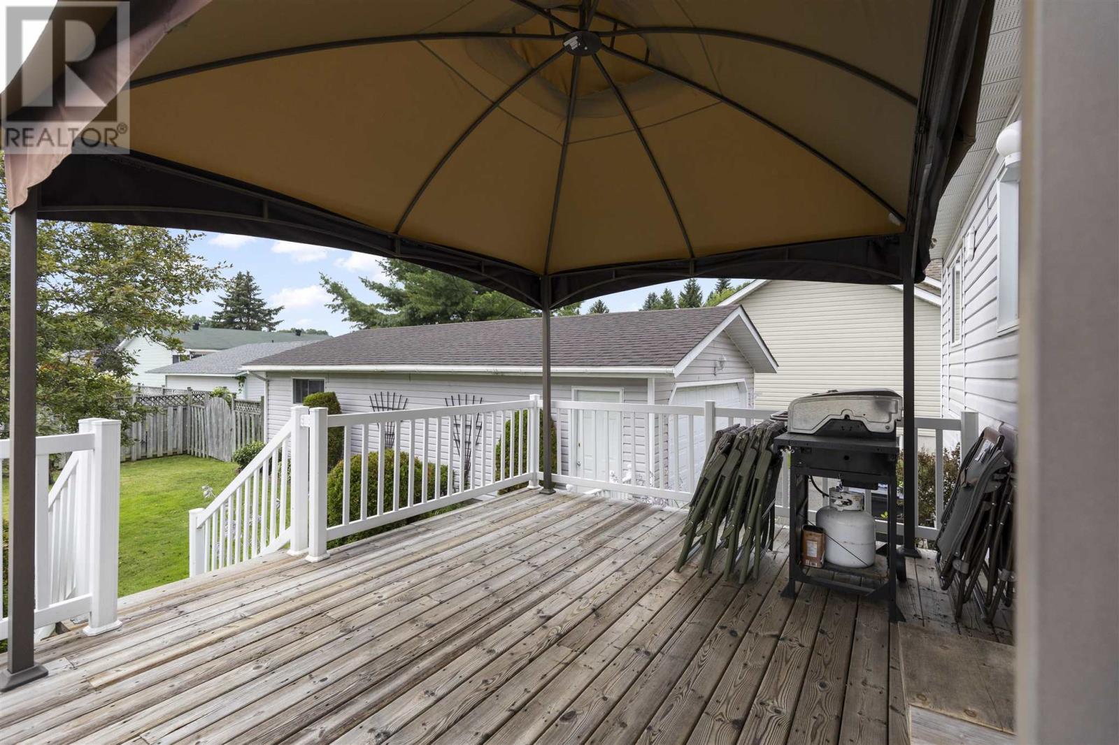 Photo 13 of 71 East Champagne Dr, Sault Ste Marie ON