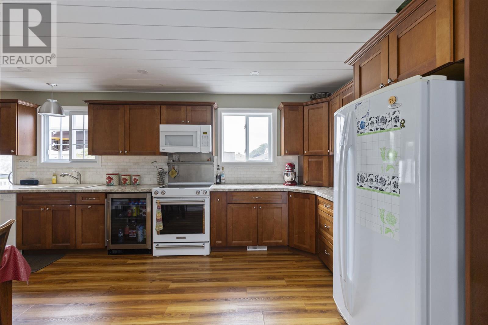 Photo 20 of 71 East Champagne Dr, Sault Ste Marie ON