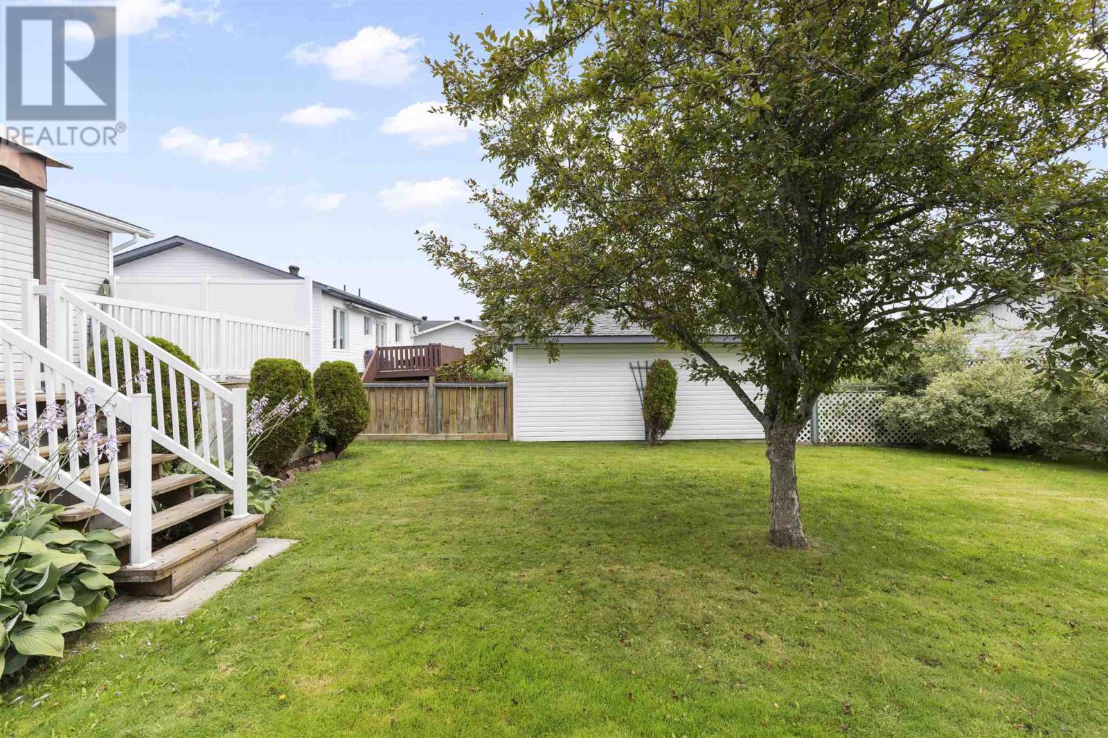 Photo 10 of 71 East Champagne Dr, Sault Ste Marie ON