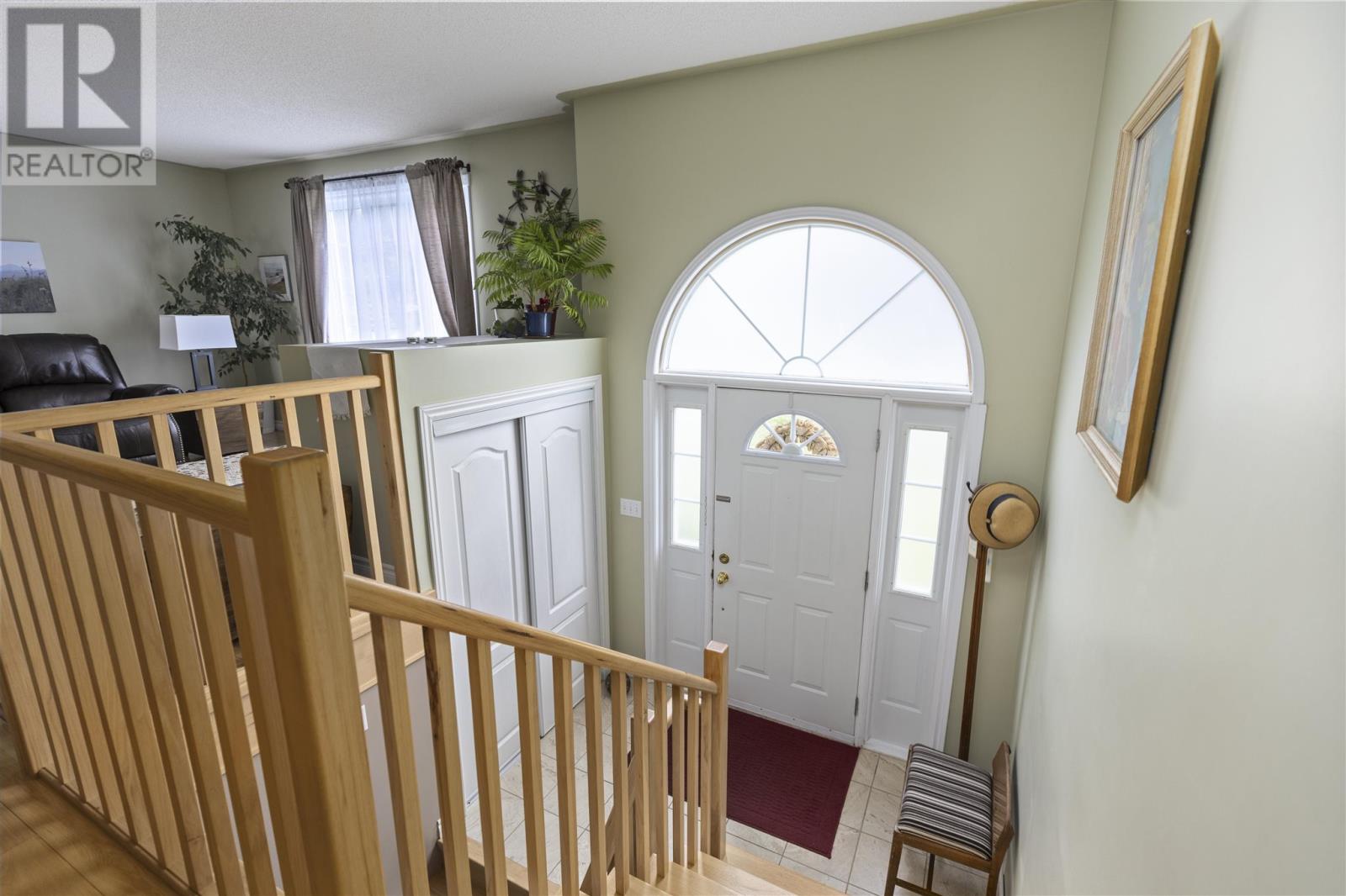 Photo 14 of 71 East Champagne Dr, Sault Ste Marie ON